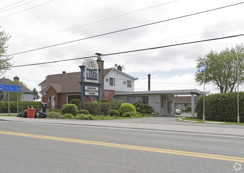 Primary Photo Of 1424 Rue Notre-Dame, Saint-Sulpice Hotel For Sale