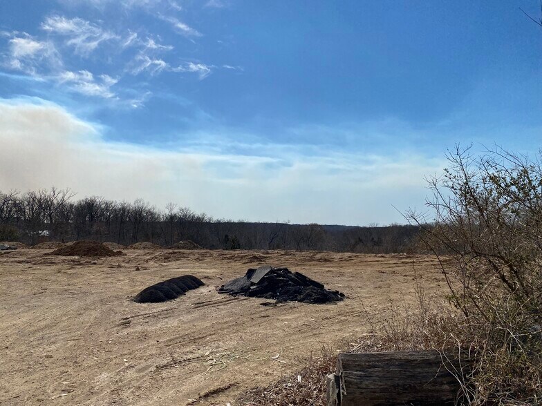 More Photos Of Crews Dr, Saint Clair Land For Lease