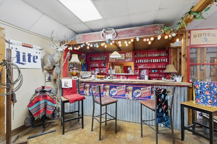 More Photos Of 206 W McCart St, Krum Storefront For Sale