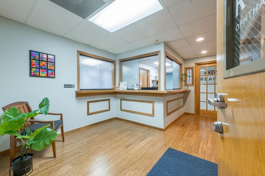 More Photos Of 1151 Bethel Rd, Columbus Medical For Sale