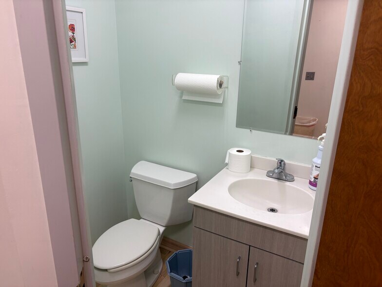 More Photos Of 17902 Georgia Ave, Olney Medical For Lease