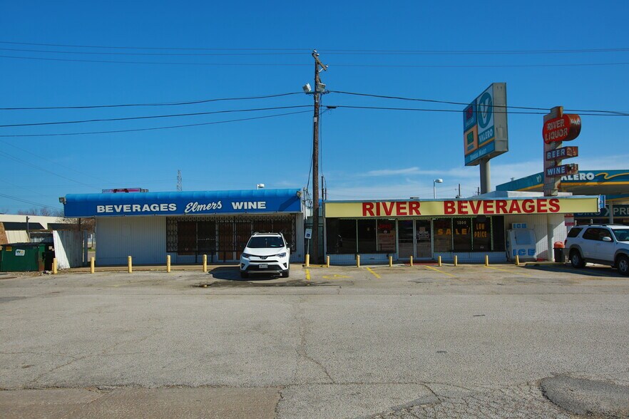 Primary Photo Of 1800 Storey Ln, Dallas Convenience Store For Sale