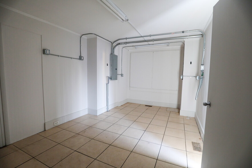 More Photos Of 190 Broadway, Port Ewen Apartments For Lease