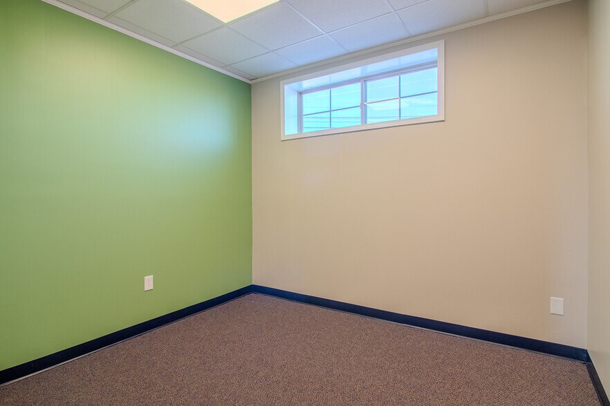 More Photos Of 1013 Industry Rd, Lexington Office For Sale