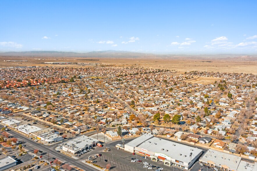 More Photos Of 1101-1111 W Avenue I, Lancaster Unknown For Lease