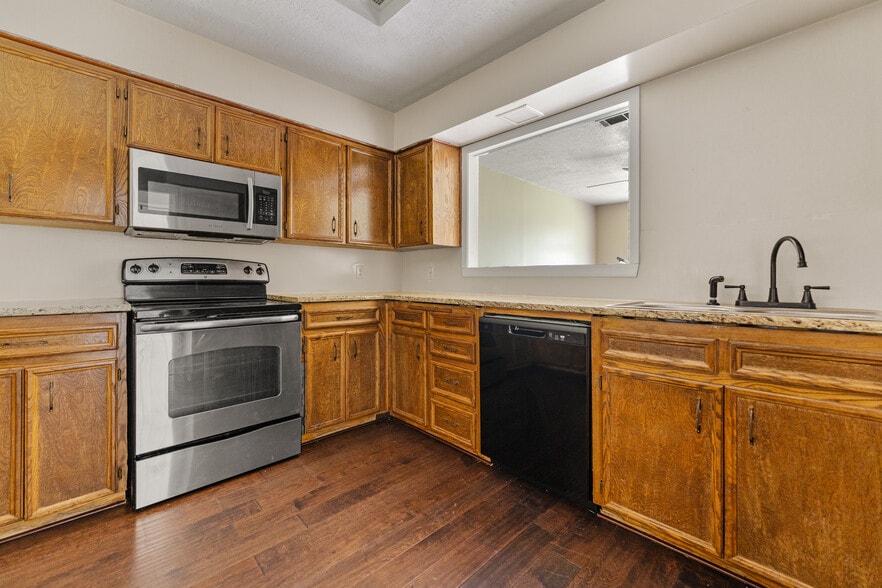 More Photos Of 2800 Stewart Dr, Waco Apartments For Sale