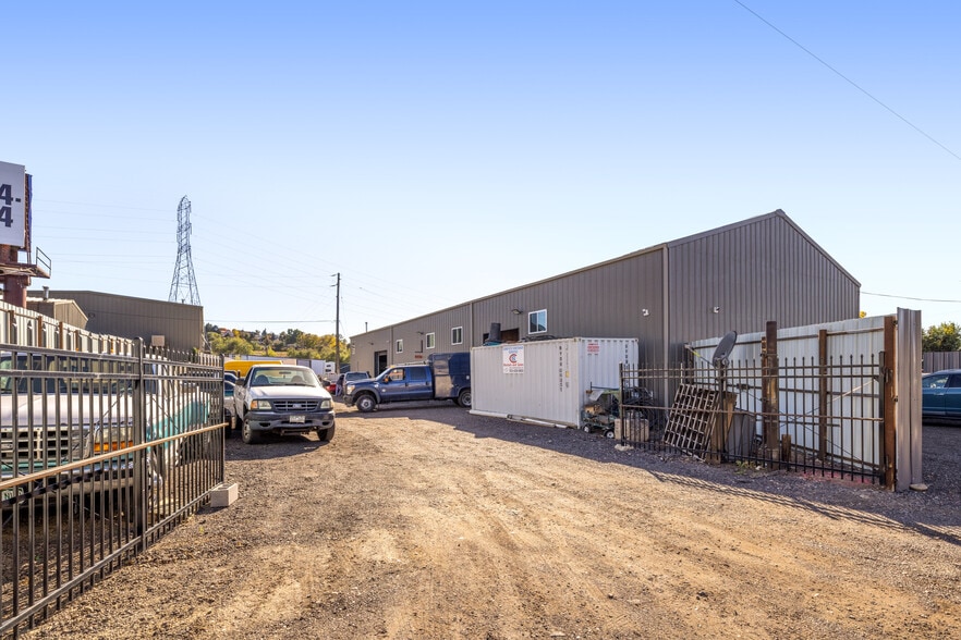 More Photos Of 5225 Sheridan Blvd, Arvada Warehouse For Sale