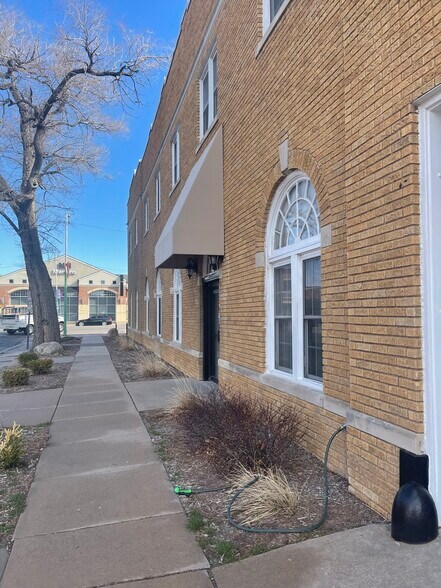 More Photos Of 1401 E Douglas Ave, Wichita Office For Lease