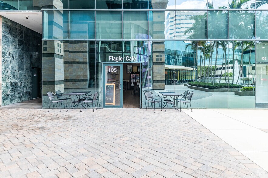 More Photos Of 1 E Broward Blvd, Fort Lauderdale Coworking Space