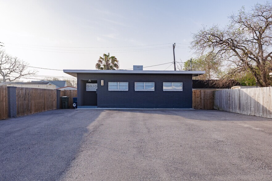 More Photos Of 525 Clifford St, Corpus Christi Office For Sale