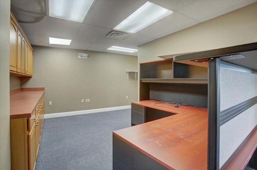 More Photos Of 1137 Kennebec Dr, Chambersburg Office For Sale