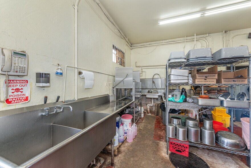 More Photos Of 768 Stuyvesant Ave, Lyndhurst General Retail For Sale