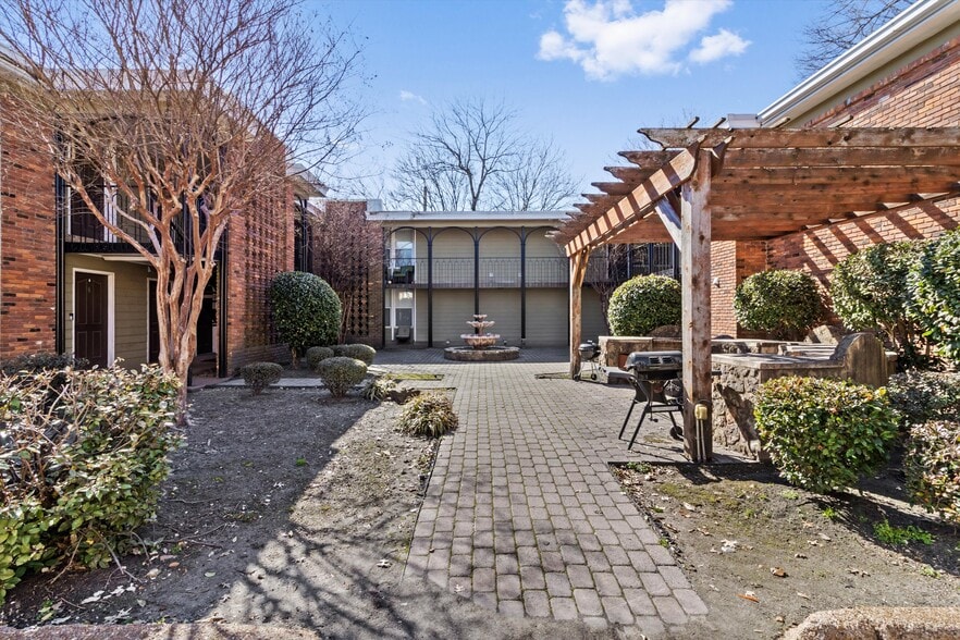 More Photos Of , Memphis Multifamily For Sale