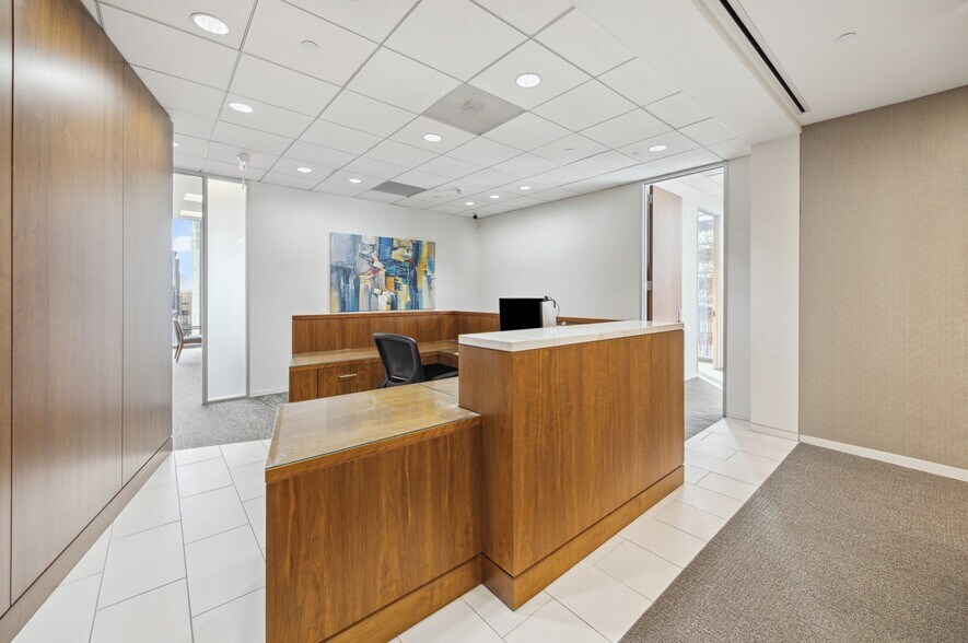 More Photos Of 1800 Post Oak Blvd, Houston Office For Lease