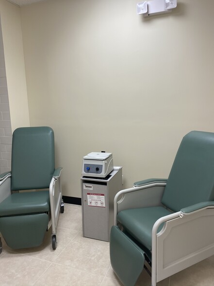 More Photos Of 925 NE 30th Ter, Homestead Medical For Lease