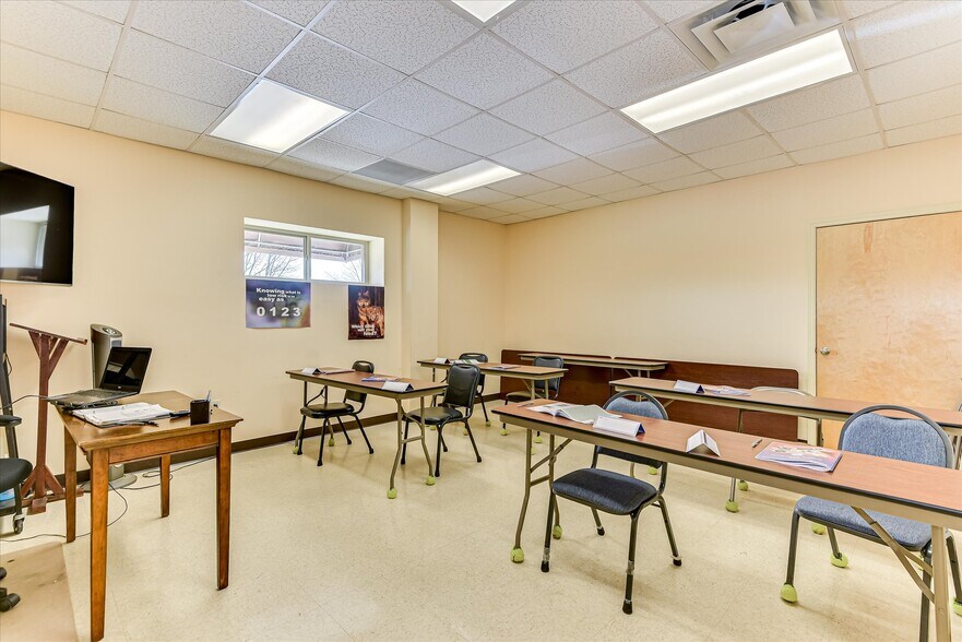 More Photos Of 1950 International Ct, Grovetown Office For Sale