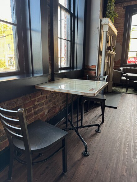 More Photos Of 106 S Ray, Carthage Restaurant For Sale