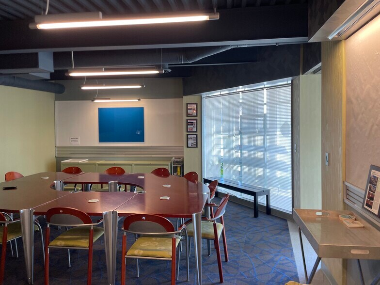 More Photos Of 620 N Delaware St, Indianapolis Freestanding For Lease