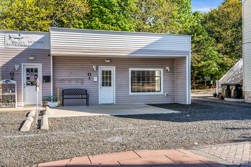 More Photos Of 11 E Main St, Tuckerton General Retail For Lease