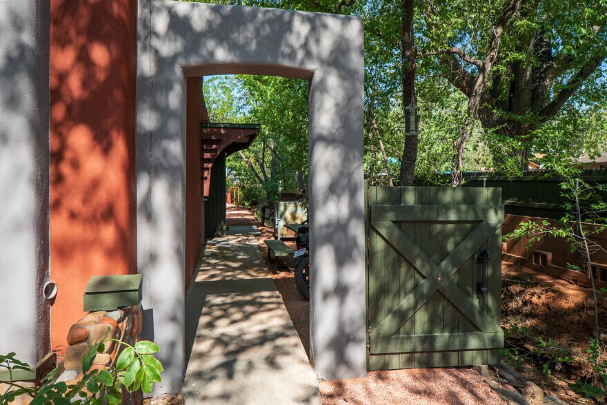 More Photos Of 110 Oak Creek Blvd, Sedona Specialty For Sale
