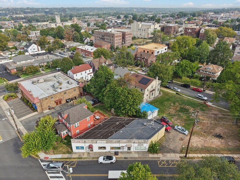 More Photos Of 825-829 Rt-5, Ridgefield General Retail For Sale