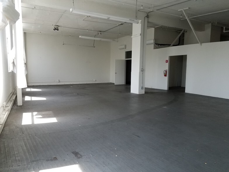 More Photos Of 1501-1503 S Central Ave, Los Angeles Showroom For Lease
