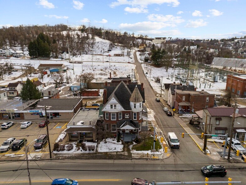 More Photos Of 306 E Maiden St, Washington Apartments For Sale
