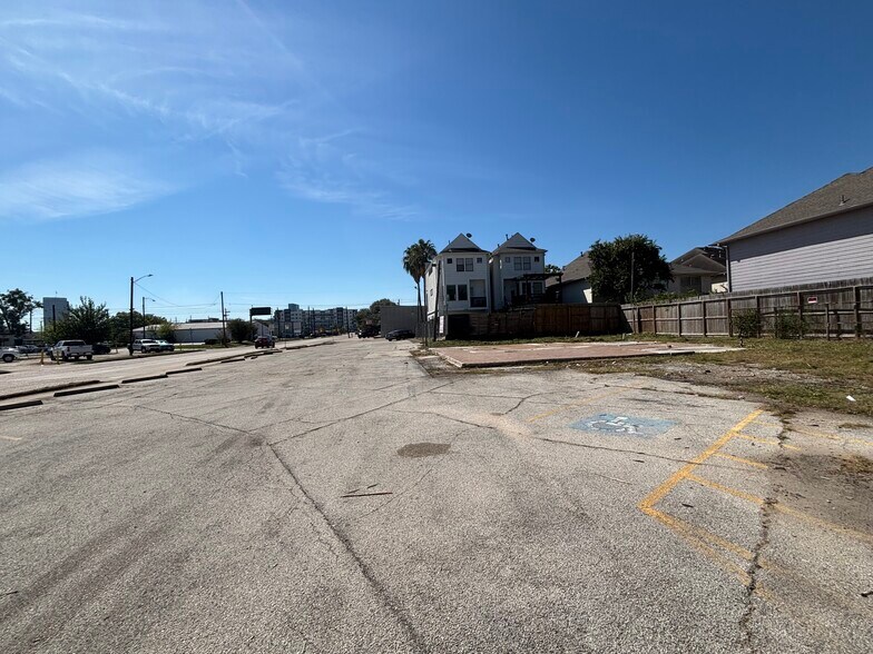 Primary Photo Of 1609 & 1619 Durham Dr, Houston Land For Lease