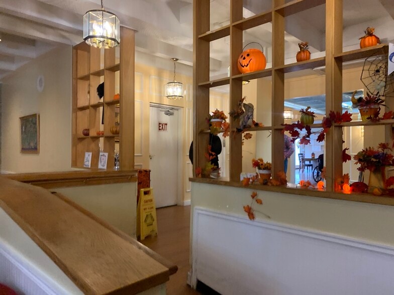 More Photos Of 4220 Saw Mill Run Blvd, Pittsburgh Assisted Living For Sale