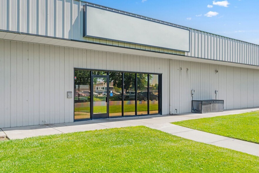 Primary Photo Of 417 Galaxy Way, Modesto Warehouse For Sale