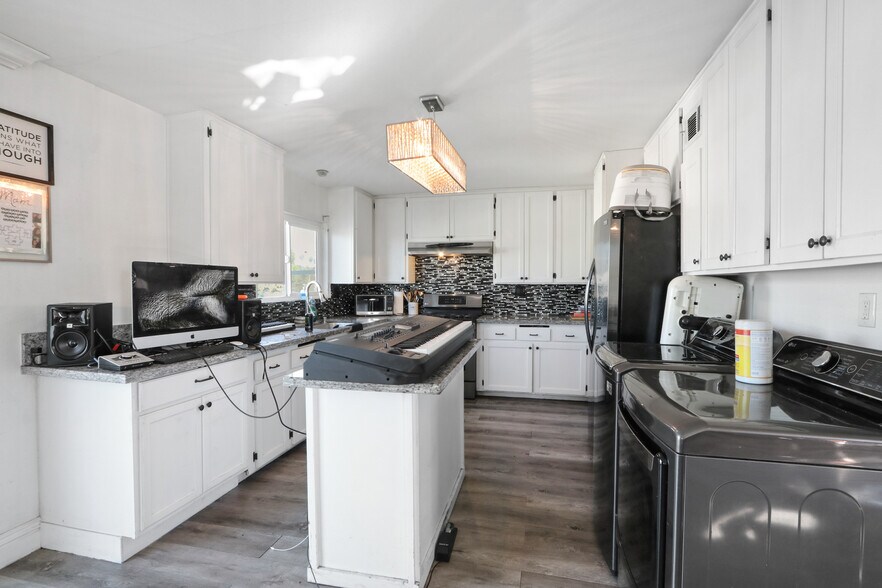 More Photos Of 2517 W Beverly Blvd, Montebello Storefront Retail Residential For Sale