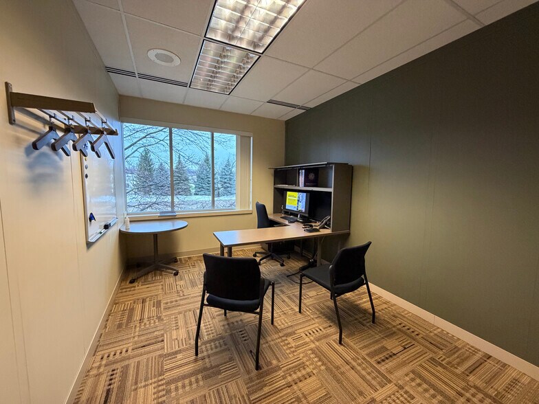 More Photos Of 985 Gezon Pky SW, Grand Rapids Office For Lease