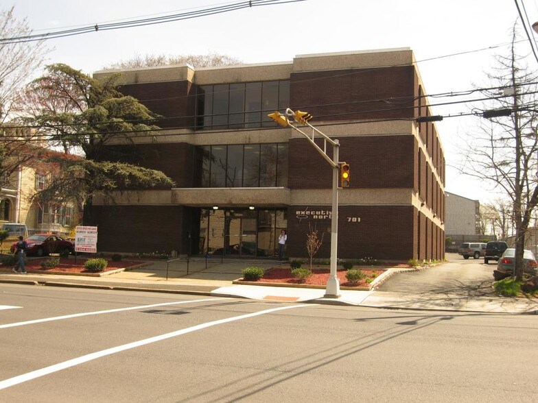 More Photos Of 701 Newark Ave, Elizabeth Office For Lease