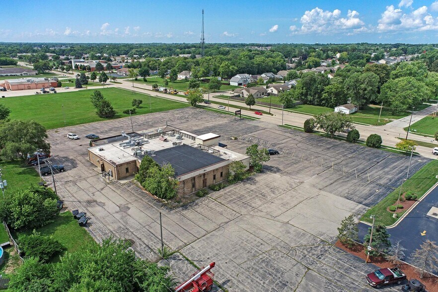 More Photos Of 2801 30th Ave, Kenosha Restaurant For Sale