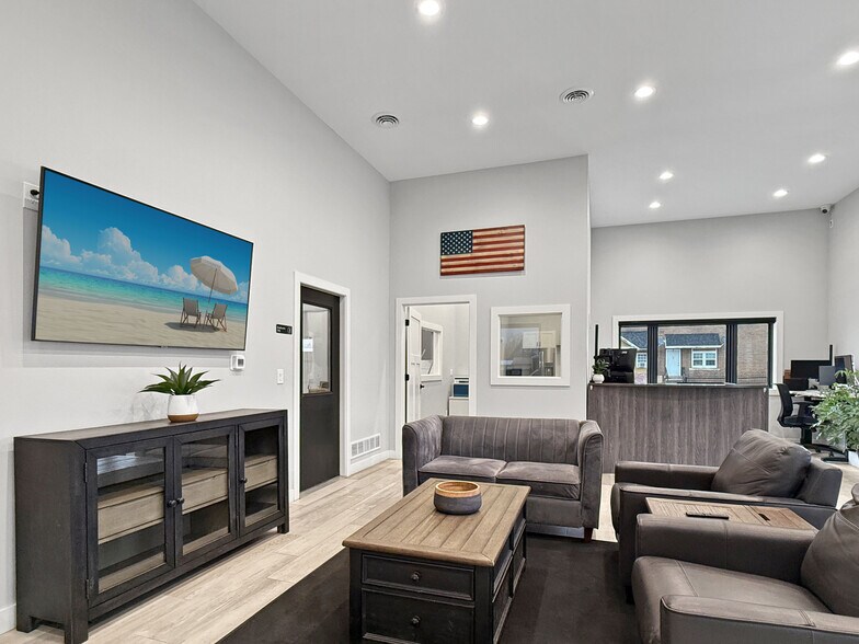 More Photos Of 204 S Main St, Woodward General Retail For Sale