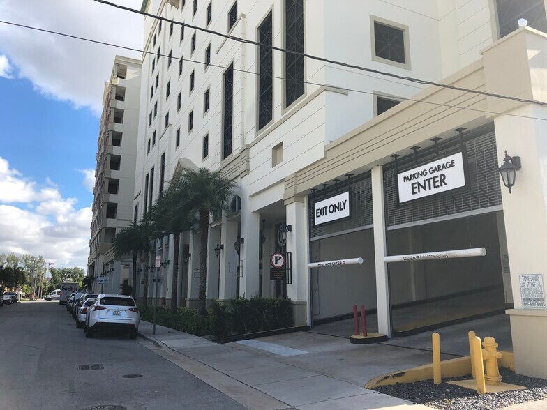 More Photos Of 3850 Bird Rd, Miami Office For Sale