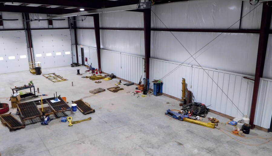 More Photos Of 1622 Glass Ave, Fairmont Light Manufacturing For Lease