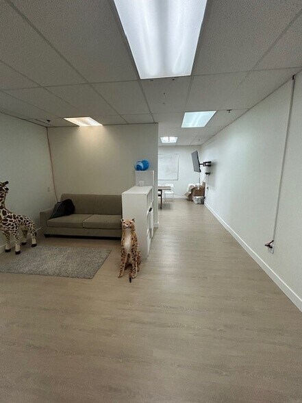 More Photos Of 6251 Graybar Rd, Richmond Warehouse For Lease