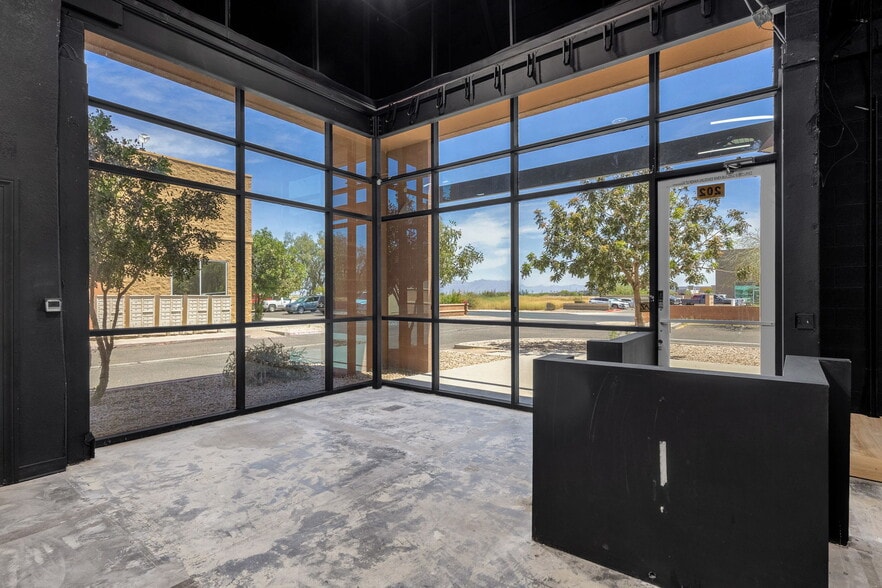 More Photos Of 7318 S 89th Pl, Mesa Showroom For Sale