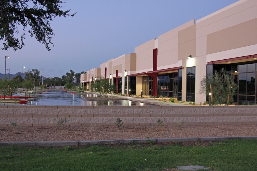More Photos Of 13765 W Auto Dr, Goodyear Distribution For Lease