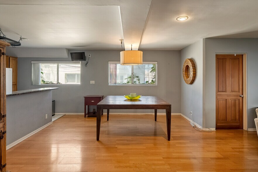 More Photos Of 3111 Ocean Front Walk, Marina Del Rey Apartments For Sale