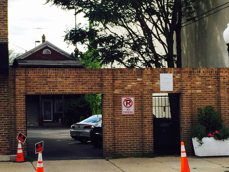 More Photos Of 1628-1630 N Wells St, Chicago Apartments For Lease