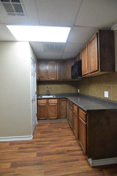 More Photos Of 1506 Paseo Del Plata, Temple Office Residential For Lease