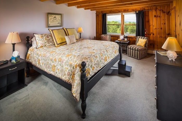 More Photos Of 136 Stewart Rd, Eaton Center Hotel For Sale