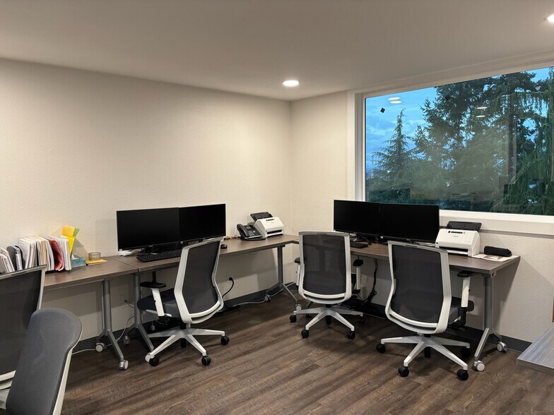 More Photos Of 1430 3rd St SE, Puyallup Medical For Lease