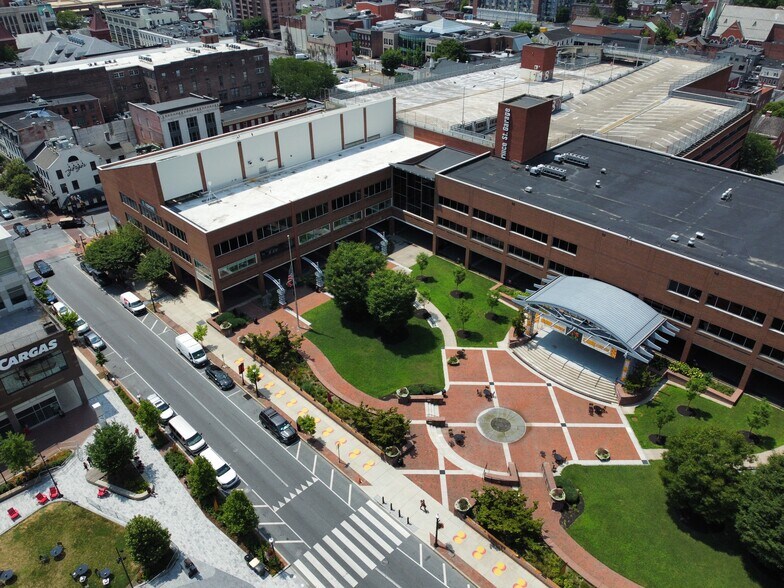 More Photos Of 100 N Queen St, Lancaster Office For Sale