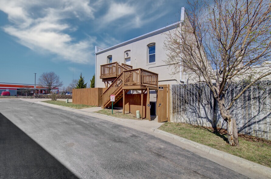 More Photos Of 2319 Vinton St, Omaha Office Residential For Sale