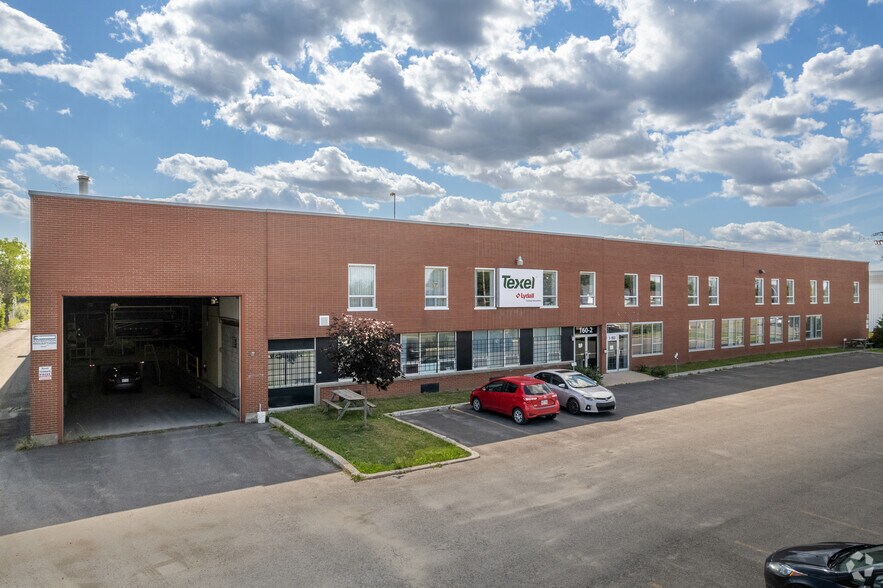 More Photos Of 160 Boul Industriel, Boucherville Manufacturing For Lease