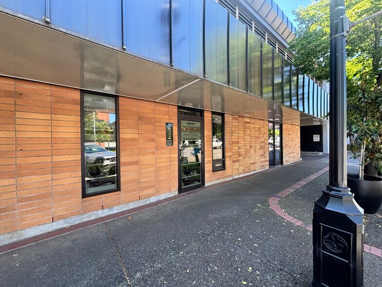 More Photos Of 544 Ferry St SE, Salem Office For Lease