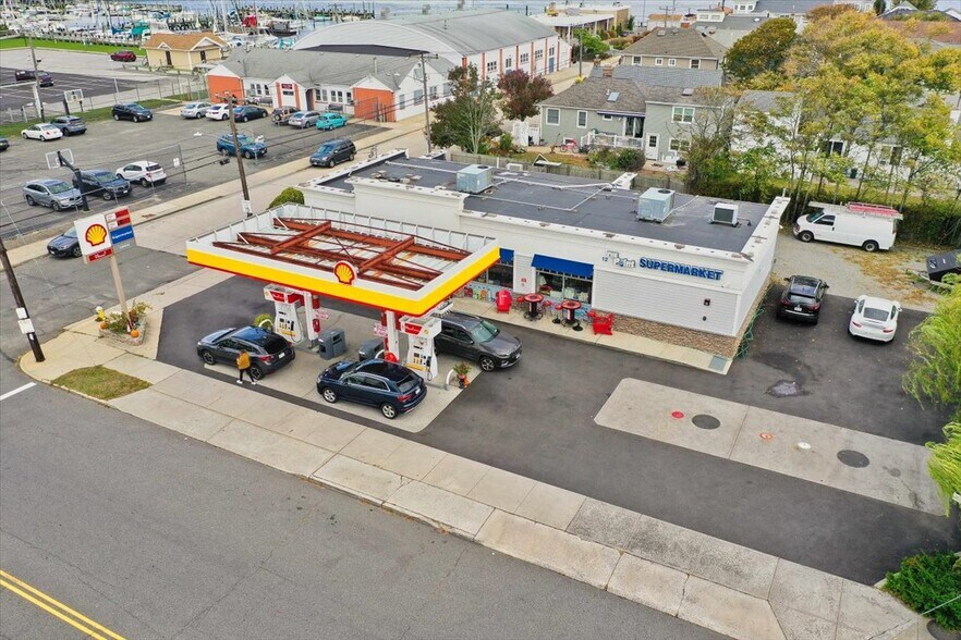 More Photos Of 12 Lido Blvd, Point Lookout Service Station For Sale
